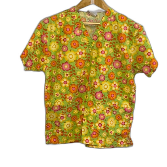 Peaches Bright Yellow/Orange Daisy Print Cotton Short Sleeve Scrubs Top Size XS - Picture 1 of 9
